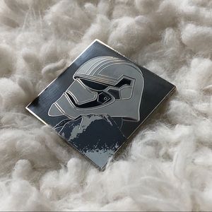 3/$10! Disney Pin The Last Jedi Phasma mystery pin